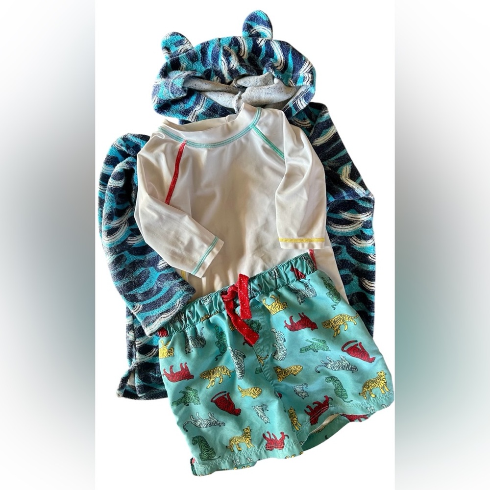 Tucker+ Tate Swim suit Guard & Robe 3